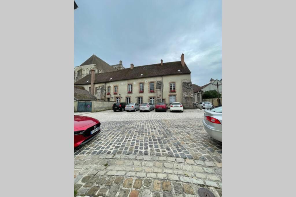 Appartement «La Vie Est Belle» Au Coeur De Sezanne Exterior photo