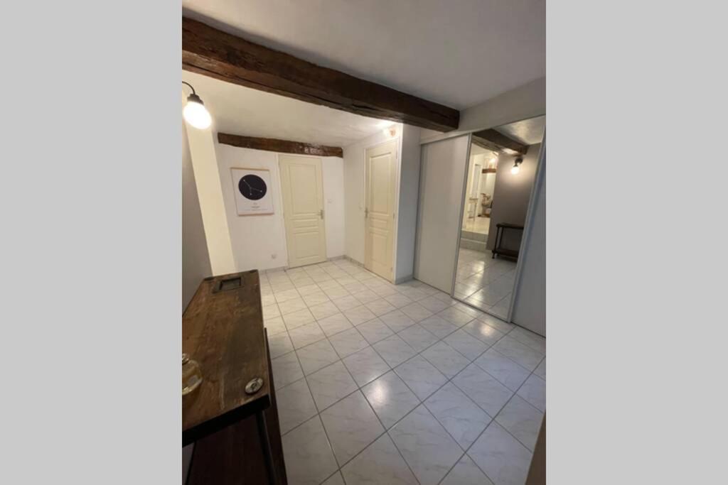 Appartement «La Vie Est Belle» Au Coeur De Sezanne Exterior photo