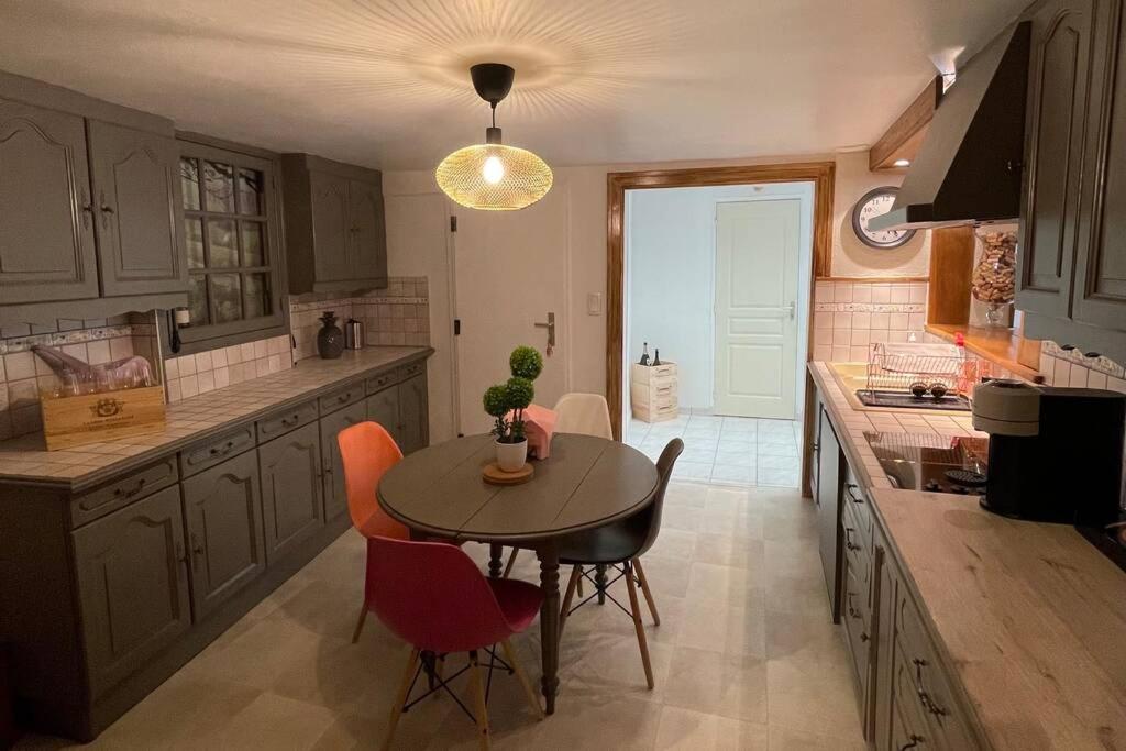 Appartement «La Vie Est Belle» Au Coeur De Sezanne Exterior photo